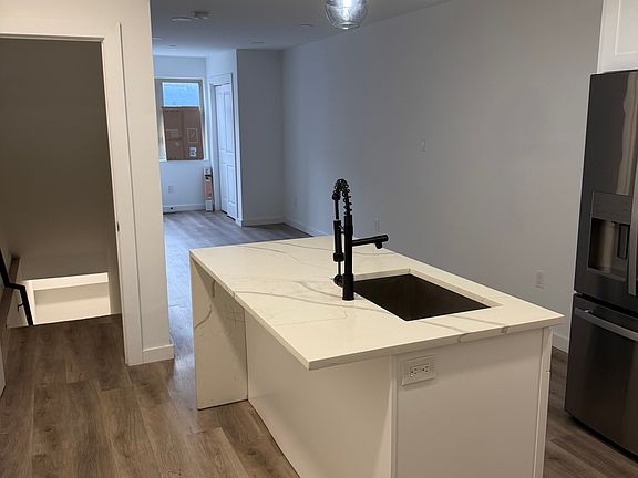 3rd image of 2631 Oakford St Floor 1