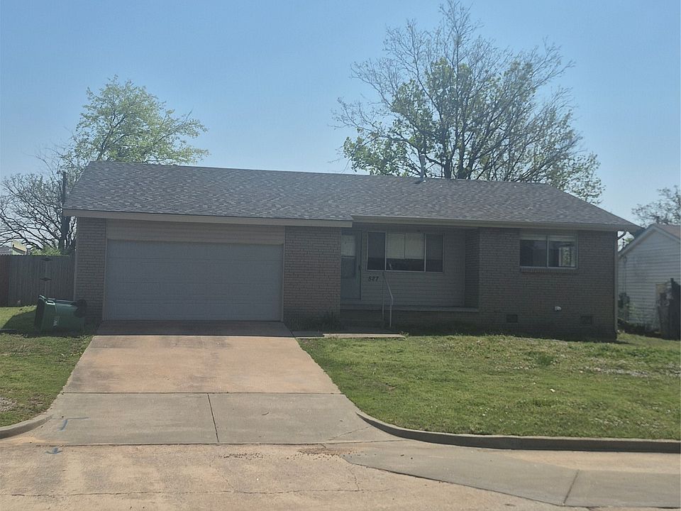 1st image of 527 N Moccasin Pl