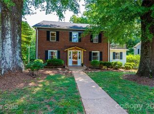 304 Beall St NW, Lenoir, NC 28645