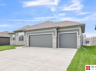 20913 Larimore Ave, Elkhorn, NE 68022