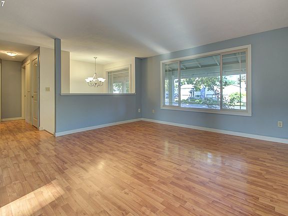 4th image of 15113 NE 6th St