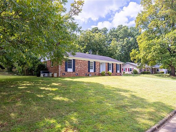 3rd image of 136 Westover Dr