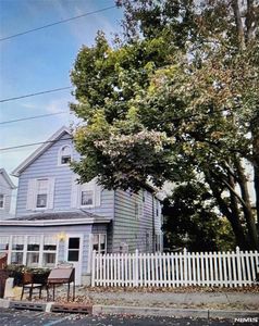 315 8th St, Carlstadt, NJ, 07072