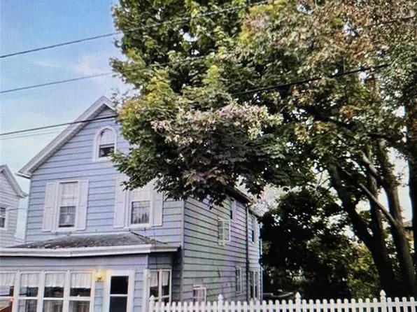 315 8th St, Carlstadt, NJ 07072