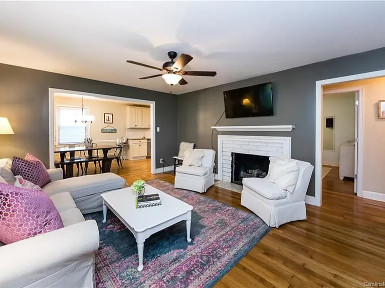 5875 Wedgewood Dr — Photo 3