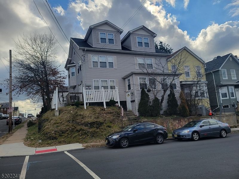 2nd image of 54 Doremus St