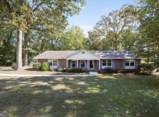 69 Oakridge Dr, Forsyth, GA 31029