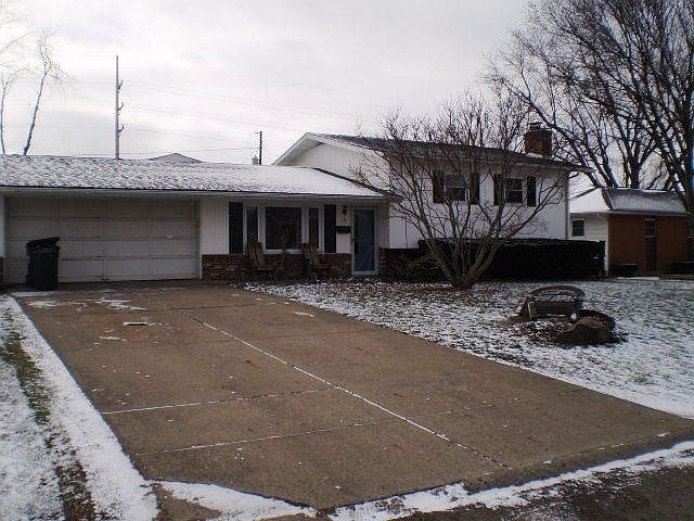 1st image of 215 Claren Dr