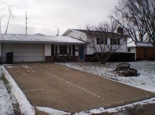 215 Claren Dr, Heath, OH 43056