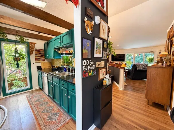 10 Cedar Crk, Jamestown, NC 27282
