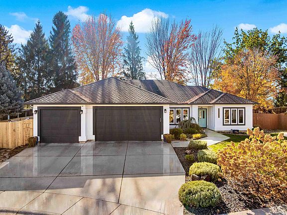 2nd image of 12777 W Goldenbrook Ct