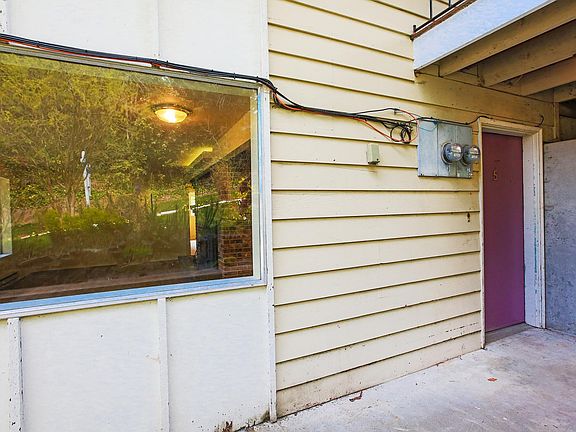 4th image of 4105 NW Kennedy Dr APT 5