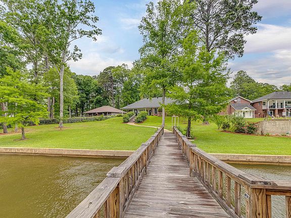4th image of 344 Wildwood Dr
