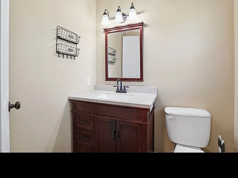 3915 Northern Hills Dr — Photo 18