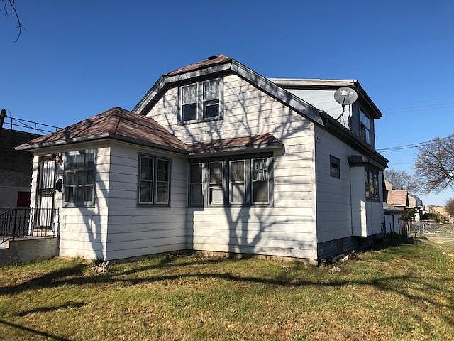 1st image of 2302 W Capitol Dr