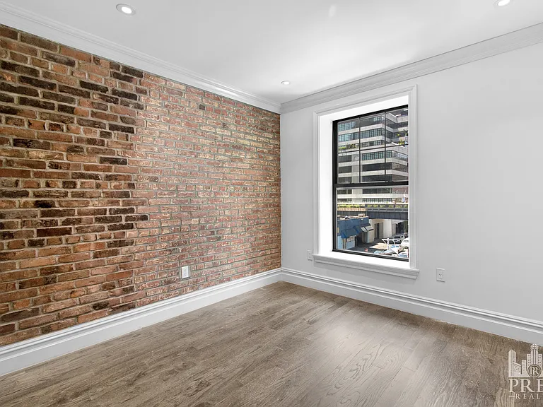 244 10th Ave #4W — Photo 7