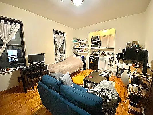 1st image of 22 W 77th St APT 67