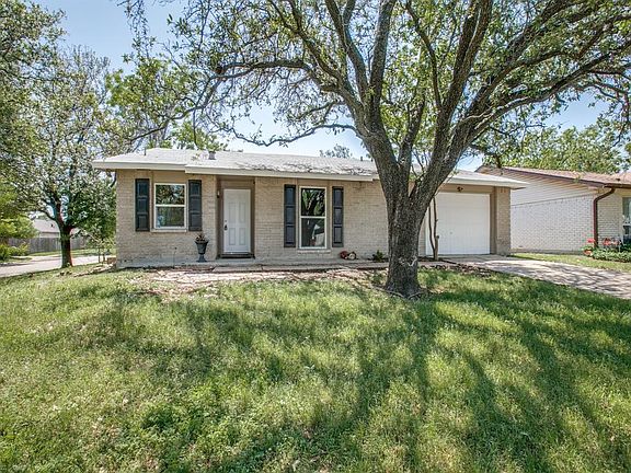 2nd image of 521 Country Ln