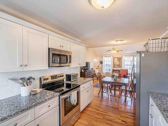 5th image of 204 Cosmic Ct