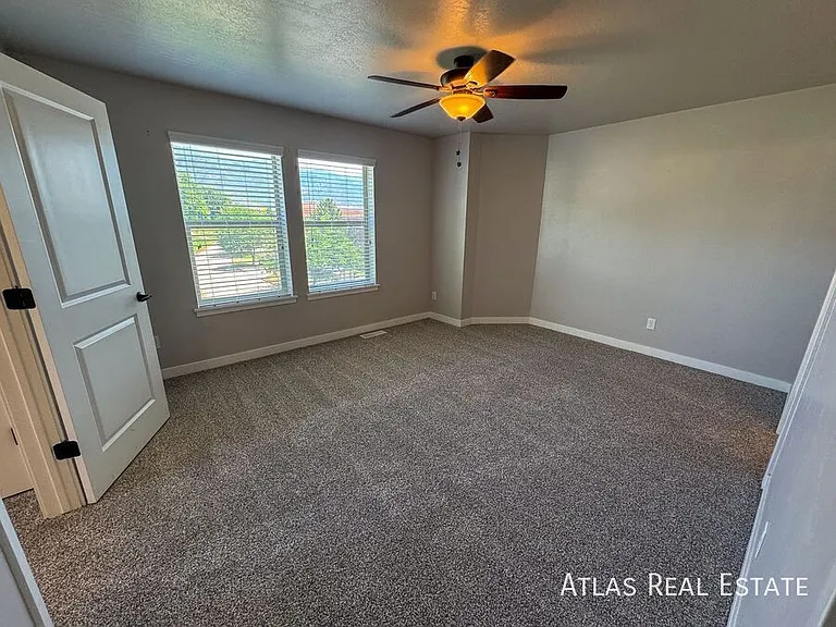 2530 N Knights Ln — Photo 14