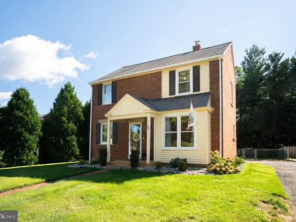 42 Hurst Rd, Wilmington, DE 19803