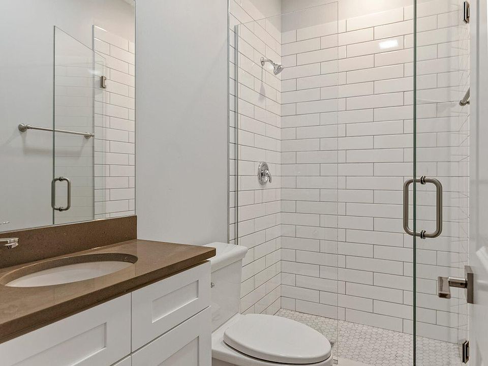 1st image of 352 W Dickens Ave #2