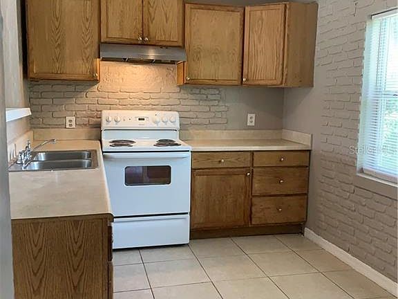 3rd image of 4811 Burgundy Ln