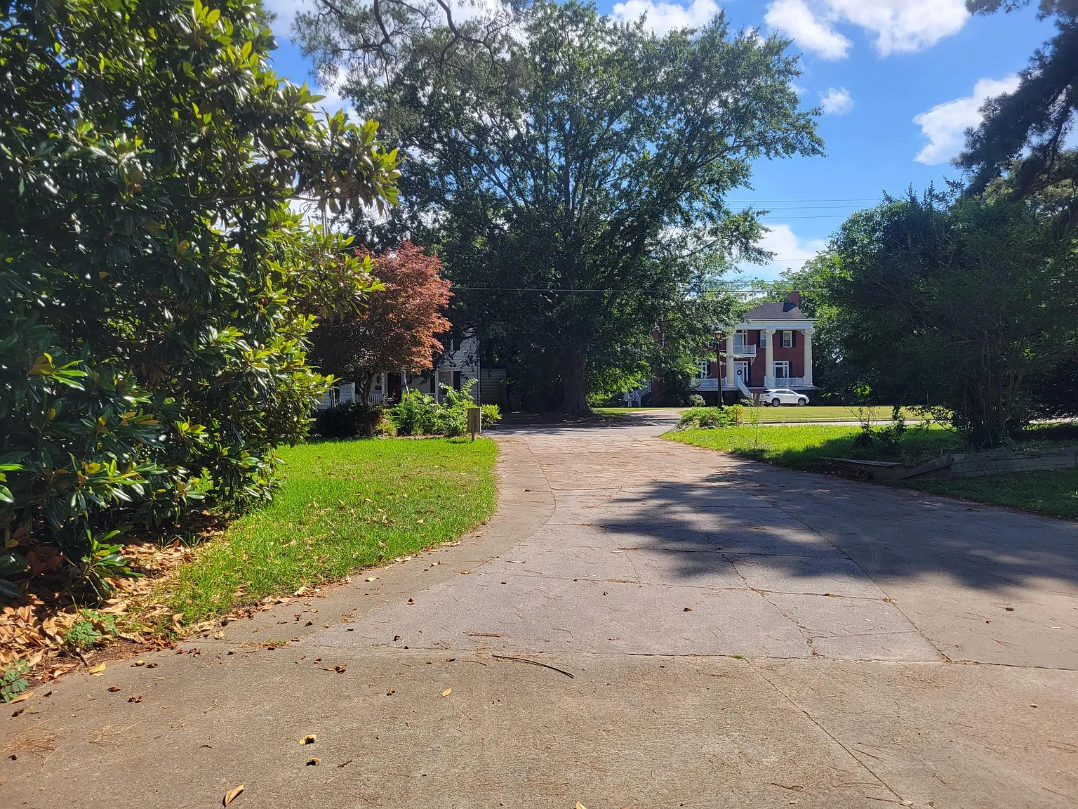 914 Riverside Ave — Photo 3
