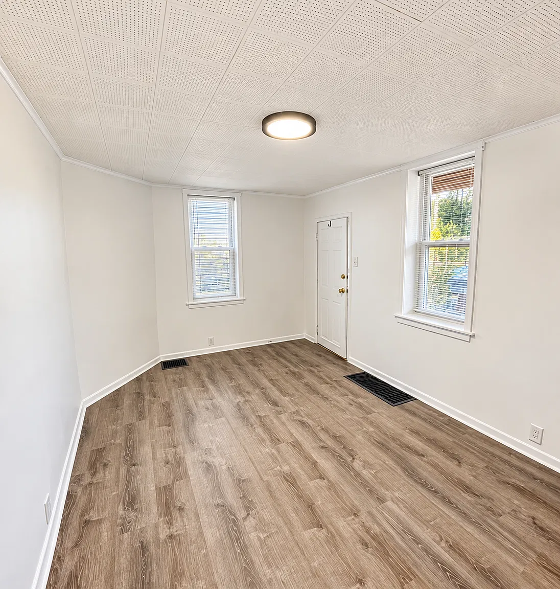 1 bed, $1,050 — Photo 3