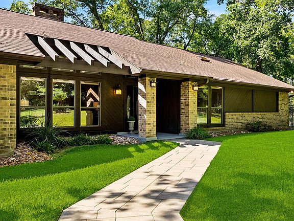 4th image of 20312 Saint Andrews Cir