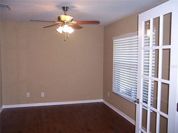 3rd image of 1568 Fairoaks Dr