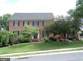 1771 Country Manor Dr, York, PA 17408