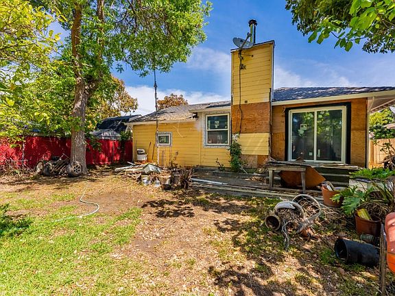 5th image of 315 Lilac Ln
