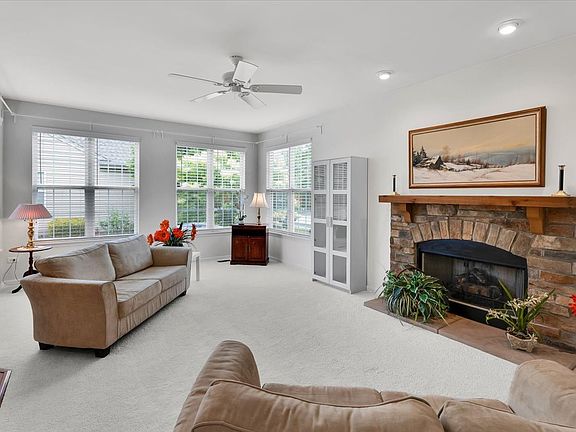 2nd image of 918 Scottsdale Dr