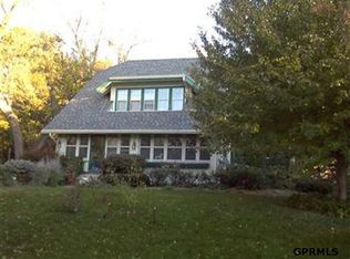 113 N Happy Hollow Blvd, Omaha, NE 68132