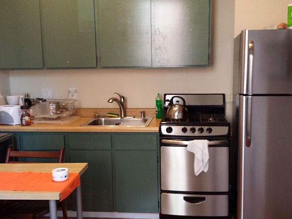 3rd image of 545 Forest Ave #4
