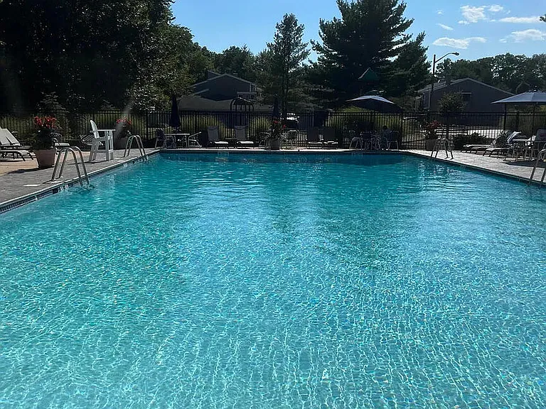 13 Helene Ct — Photo 16
