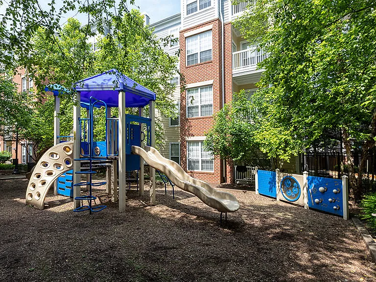 The Montgomery Apartments — Photo 18