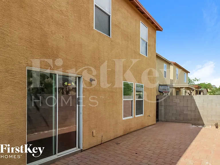 8470 N Placita De La Manzana — Photo 14