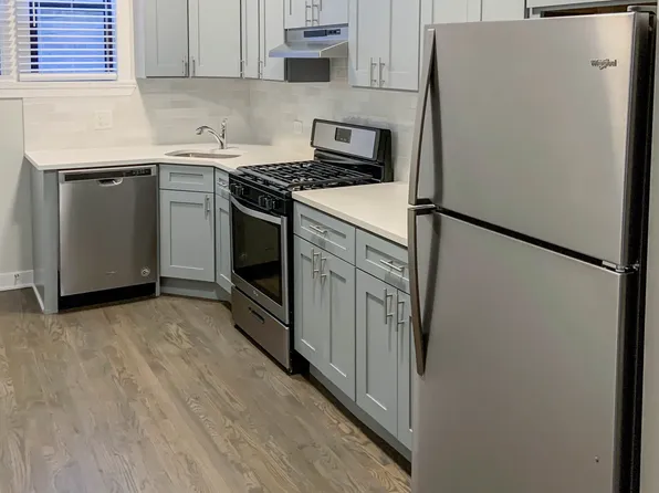 627 W Melrose St, Chicago, IL