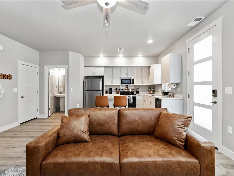 2783 W Palouse St — Photo 8