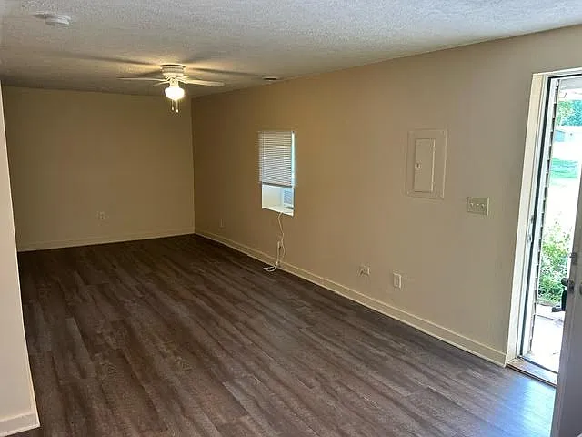 5520 Summit Ave — Photo 3