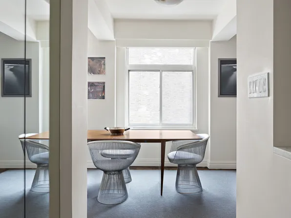 715 Park Avenue image 2 of 11