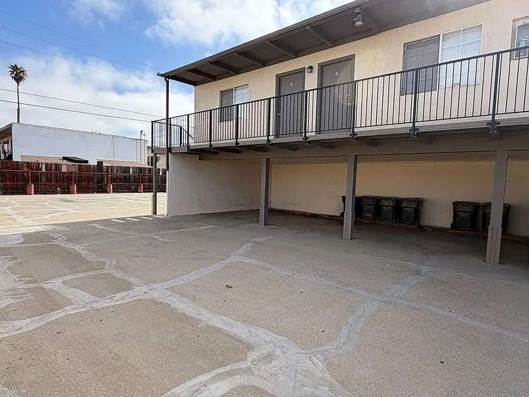 311 E McElhany Ave — Photo 5