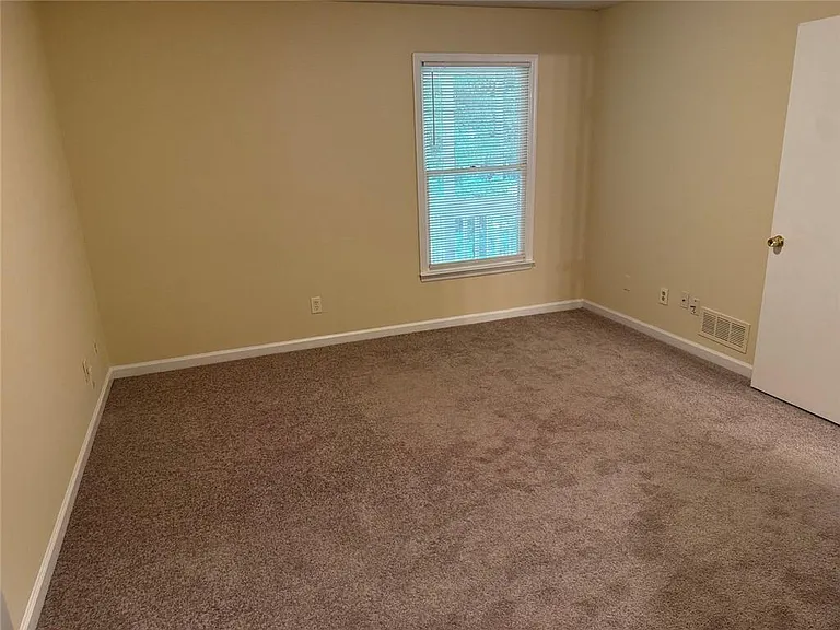 1600 Oakpointe Dr SW #G — Photo 13