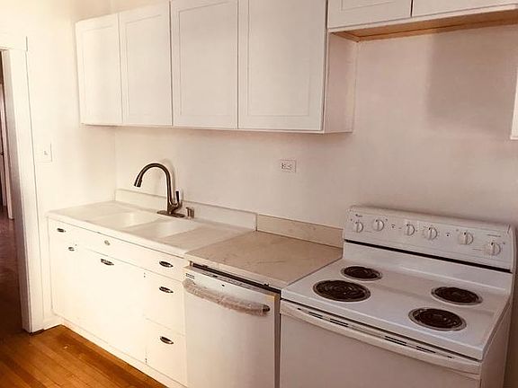 3rd image of 2520 N Seminary Ave #1O