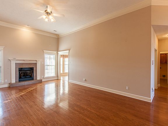 3rd image of 2625 Apple Blossom Ln