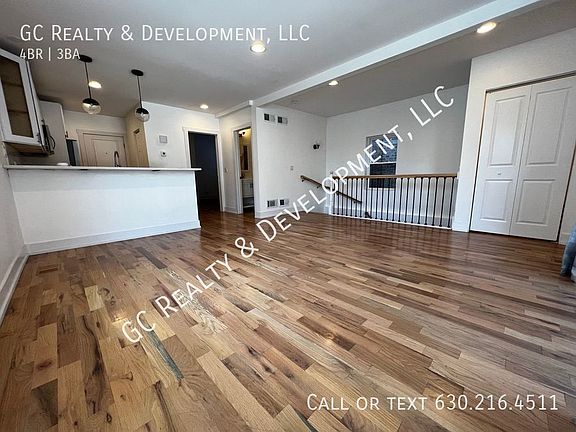 3rd image of 2509 N Clybourn Ave #1R