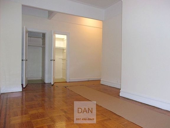 2nd image of 4871 Broadway APT 1L
