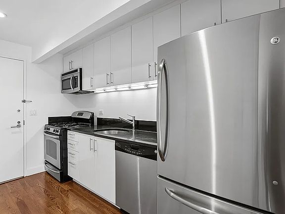 4th image of 225 Schermerhorn St APT 14H